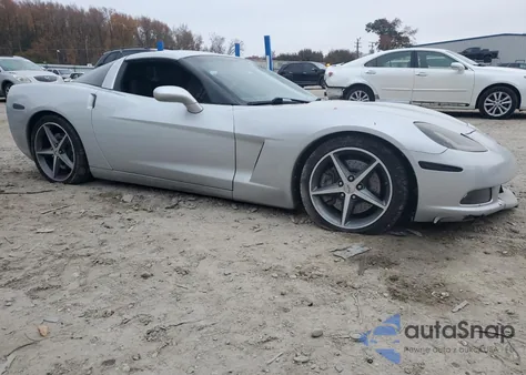 2011 Chevrolet Corvette z USA, uszkodzony, nr VIN 1G1YA2DW2B5105308